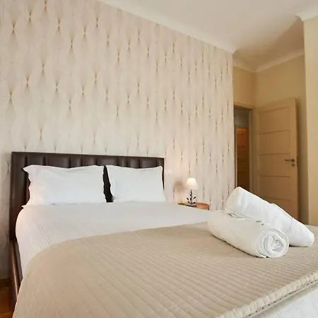 Family Apartment *
